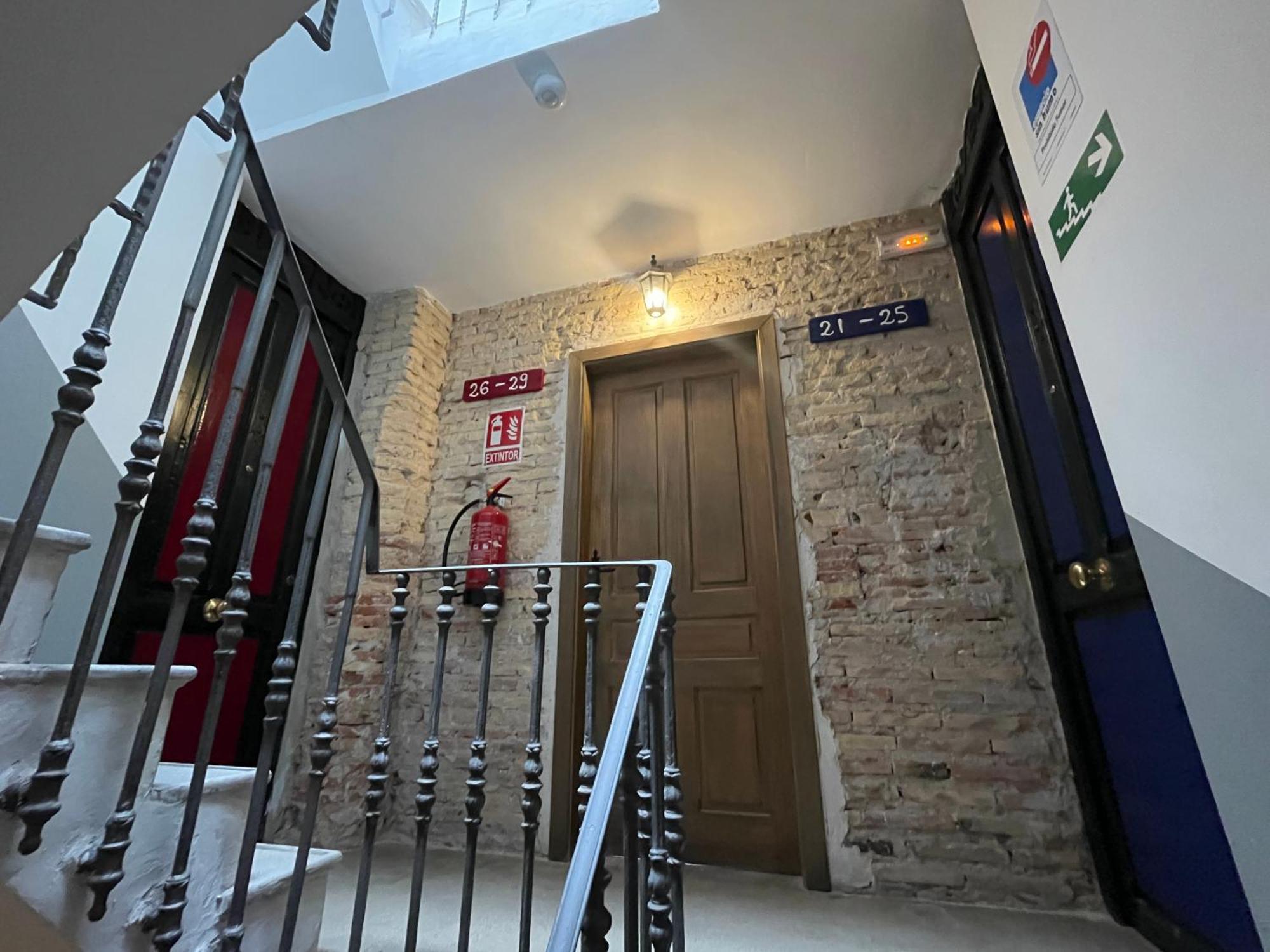 Kiwi Rooms Auto Check-In Valencia Exterior foto